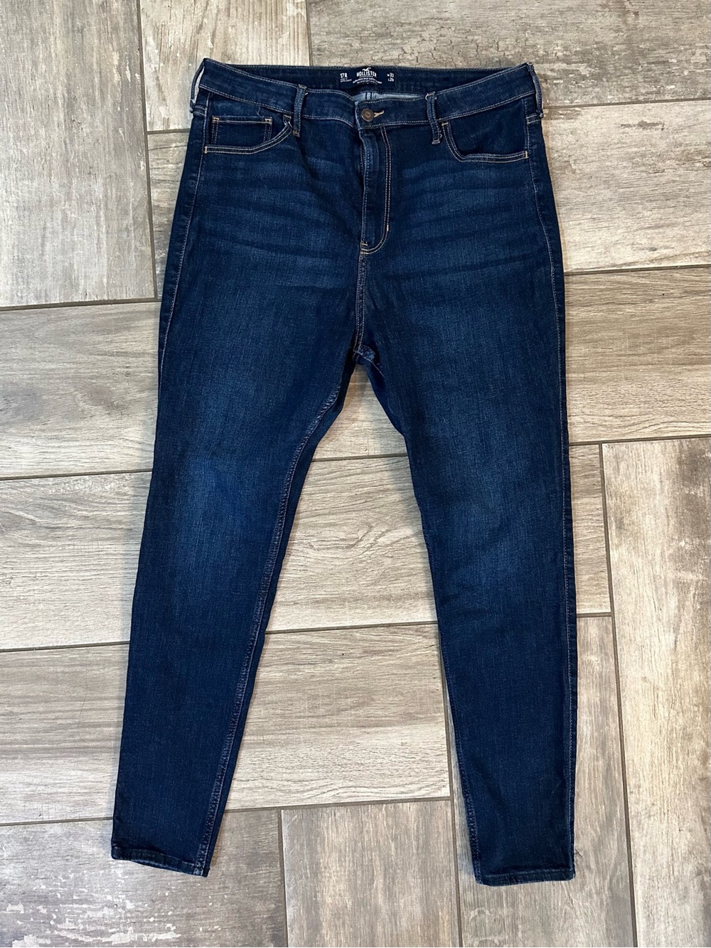 Hollister Women's Dark Blue Skinny Jeans